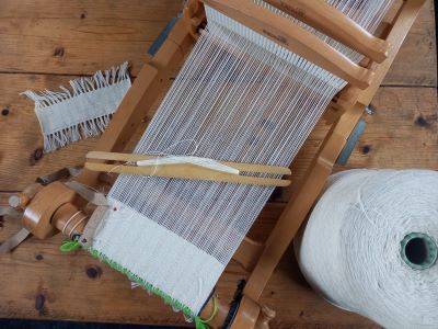 Cozy Merino Wool Scarf ~ Free Rigid Heddle Weaving Pattern - Gist Yarn
